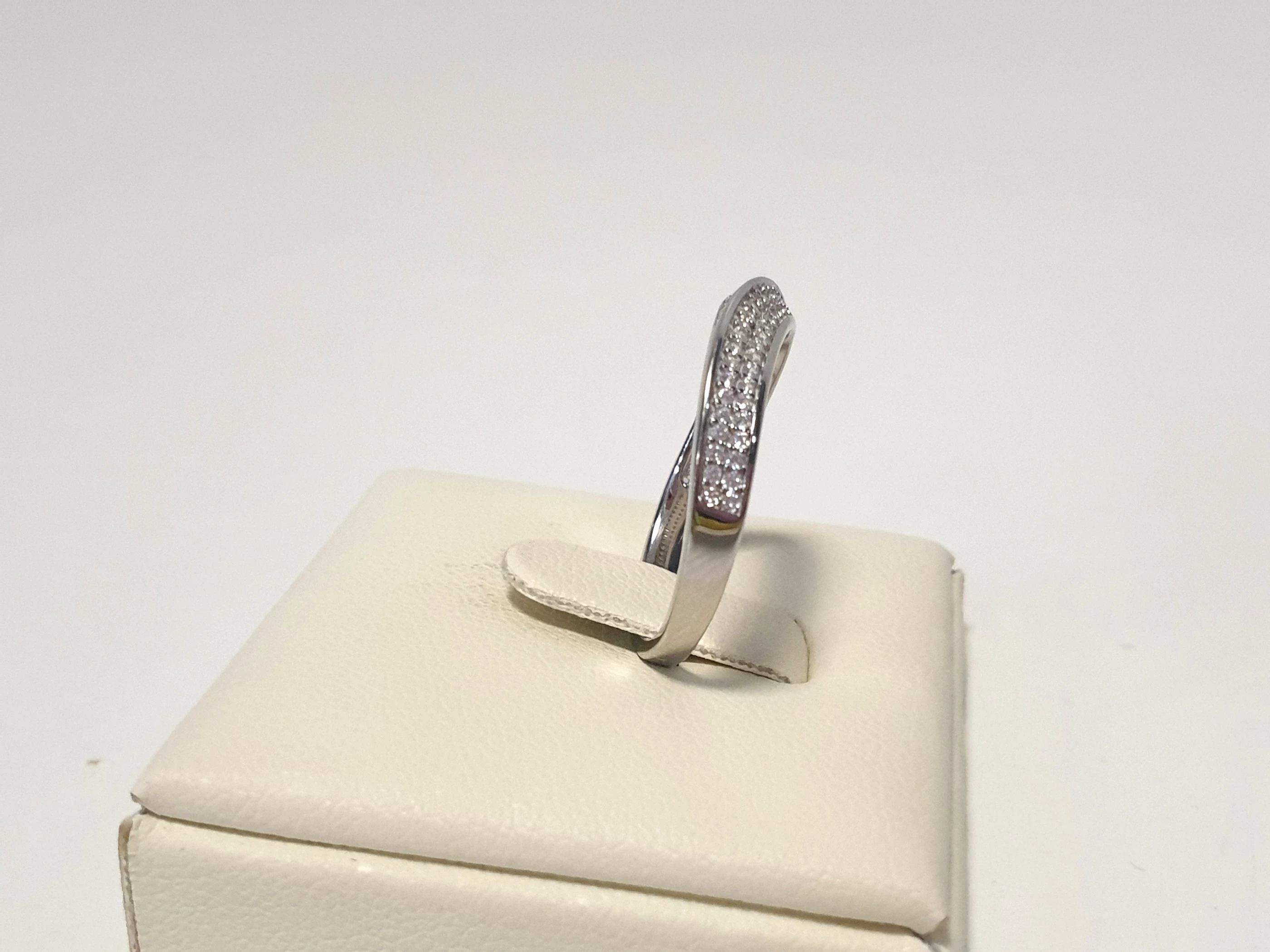 srebrny-pierscionek-rodzaj-wyrob-jubilerski