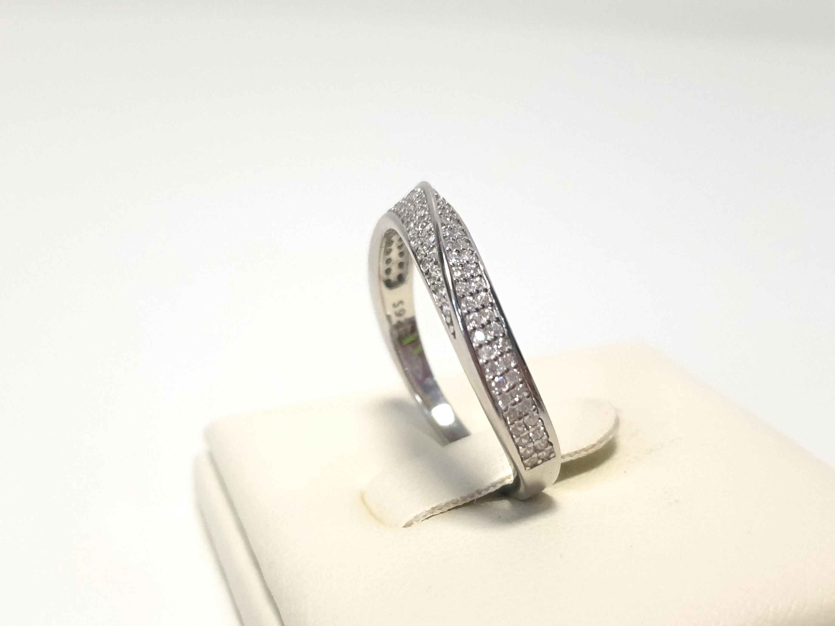 srebrny-pierscionek-marka-cos