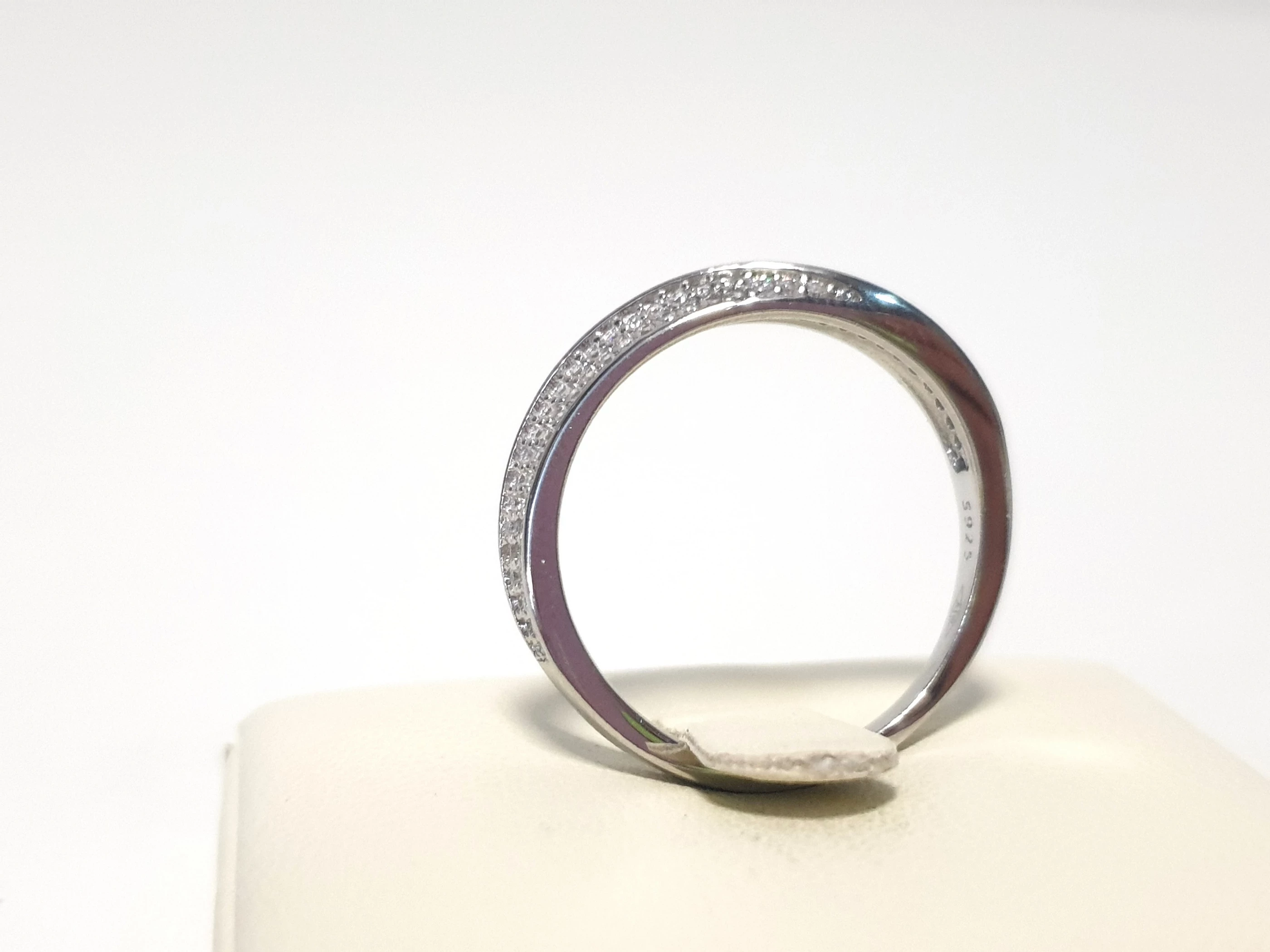 srebrny-pierscionek-material-srebro