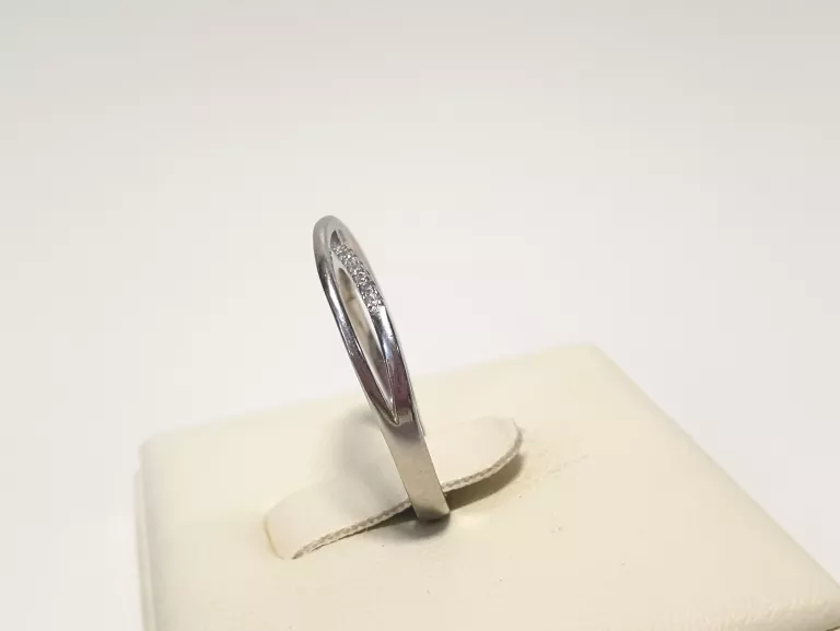 srebrny-pierscionek-rodzaj-wyrob-jubilerski