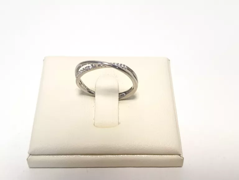 srebrny-pierscionek-stan-powystawowy