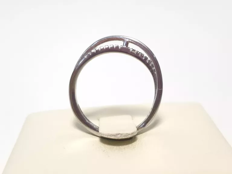 SREBRNY PIERŚCIONEK