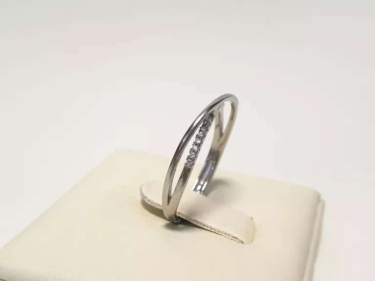 SREBRNY PIERŚCIONEK