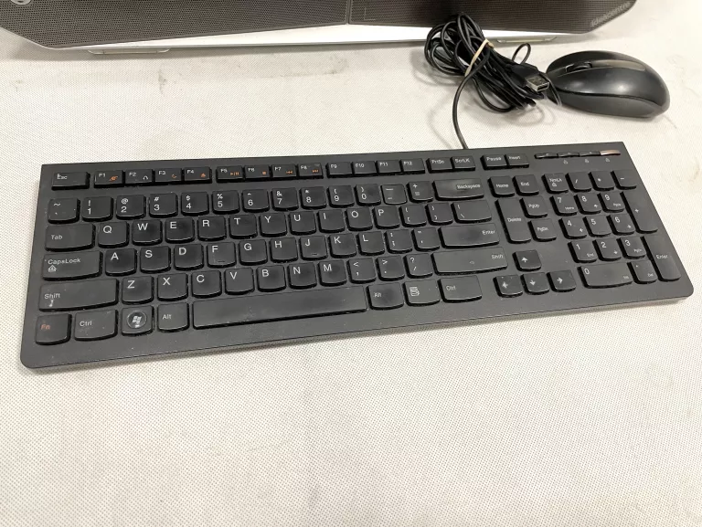 KOMPUTER ALL IN ONE LENOVO IDEACENTER B520