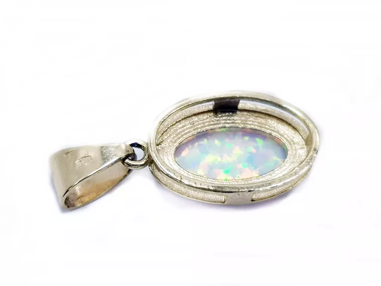 ZŁOTA ZAWIESZKA OPAL