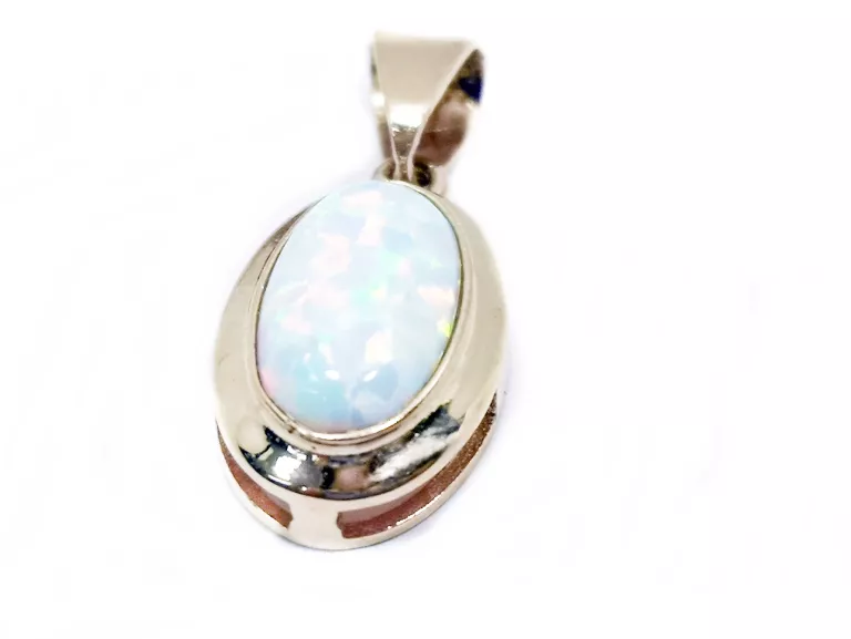 ZŁOTA ZAWIESZKA OPAL