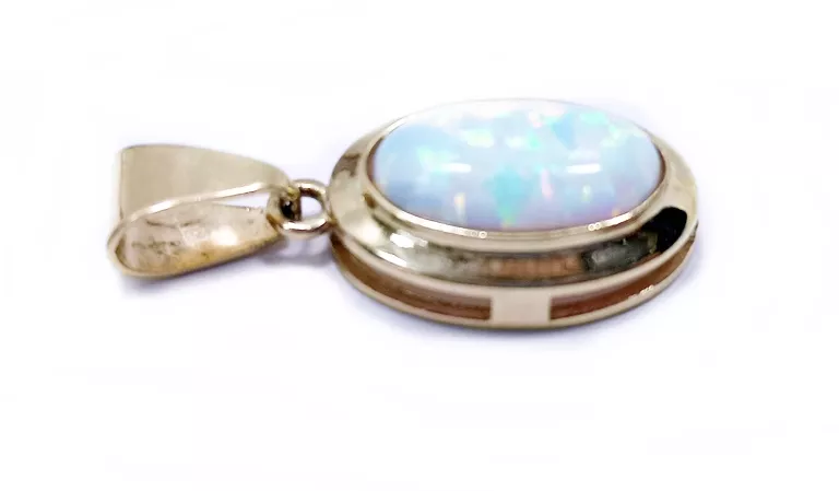 ZŁOTA ZAWIESZKA OPAL