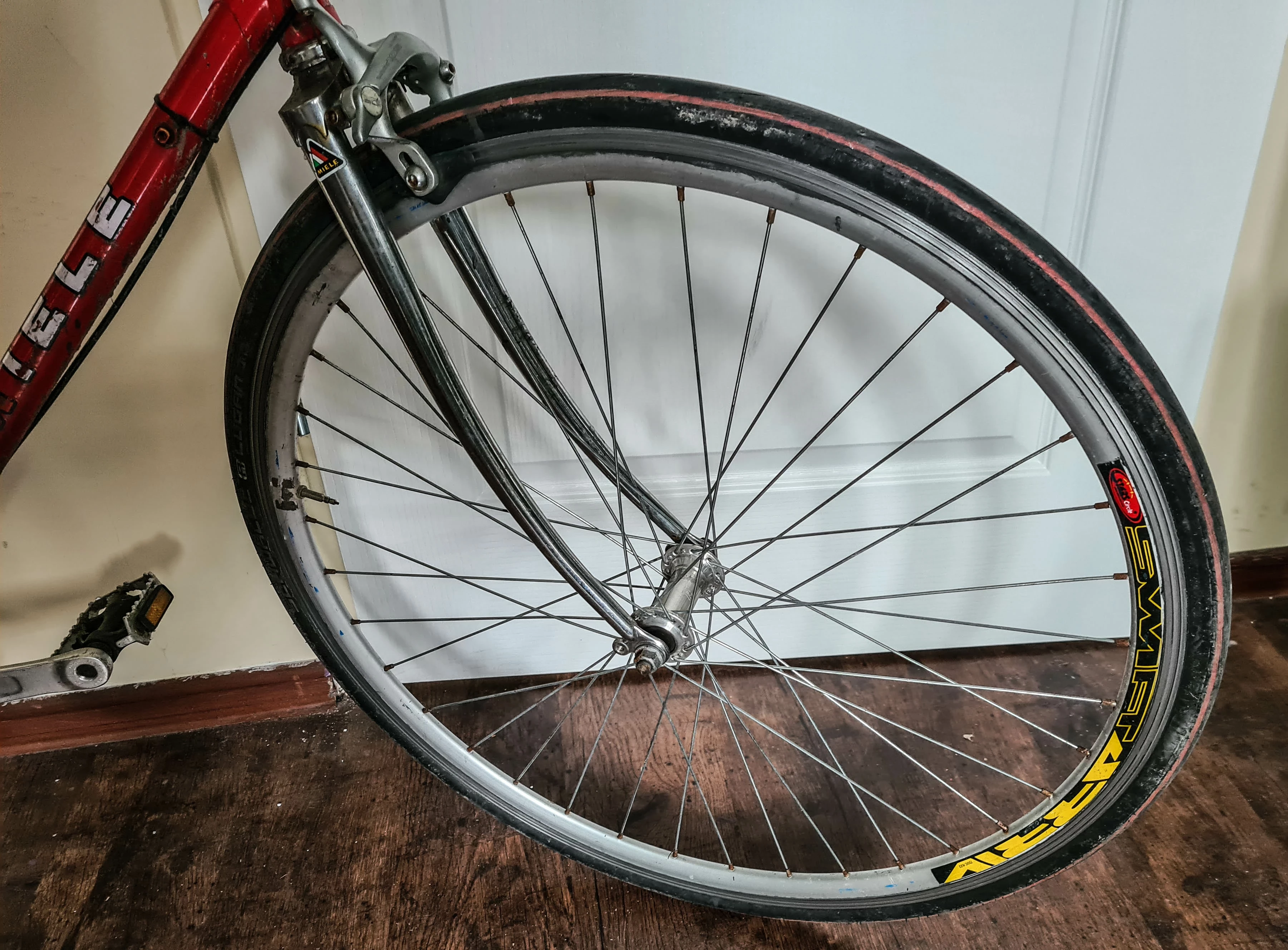 rower-szosowy-miele-kolarzowka-kolor-czerwony