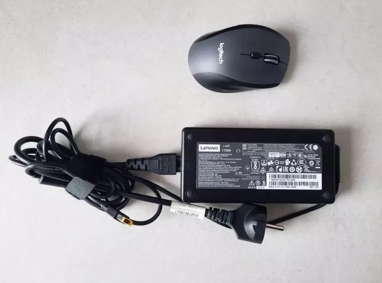 LAPTOP LENOVO LEGION Y540-15IRH-PG0 - OPIS !