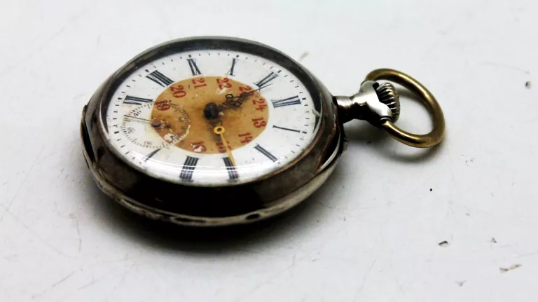 zegarek-kieszonkowy-galonne-nakrecany-antyk-traugutta-85-wroclaw