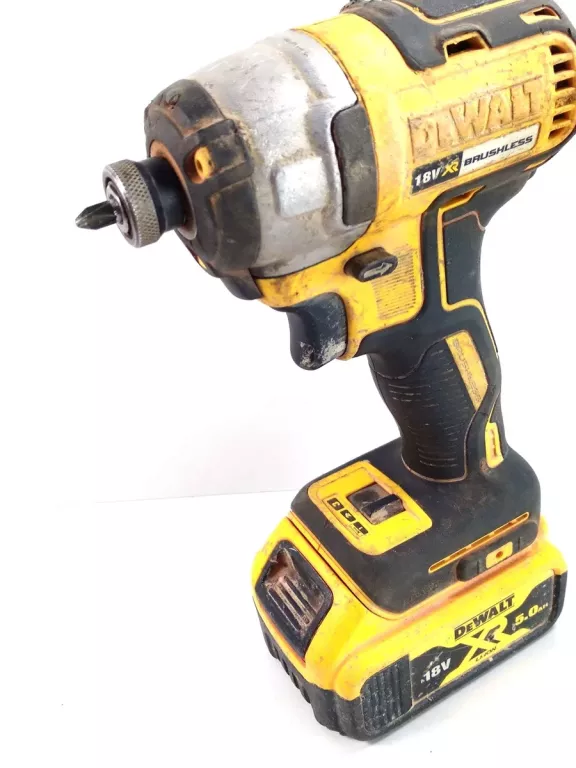 ZAKRĘTARKA DEWALT DCF887 ŁADOWARKA AKUMULATOR