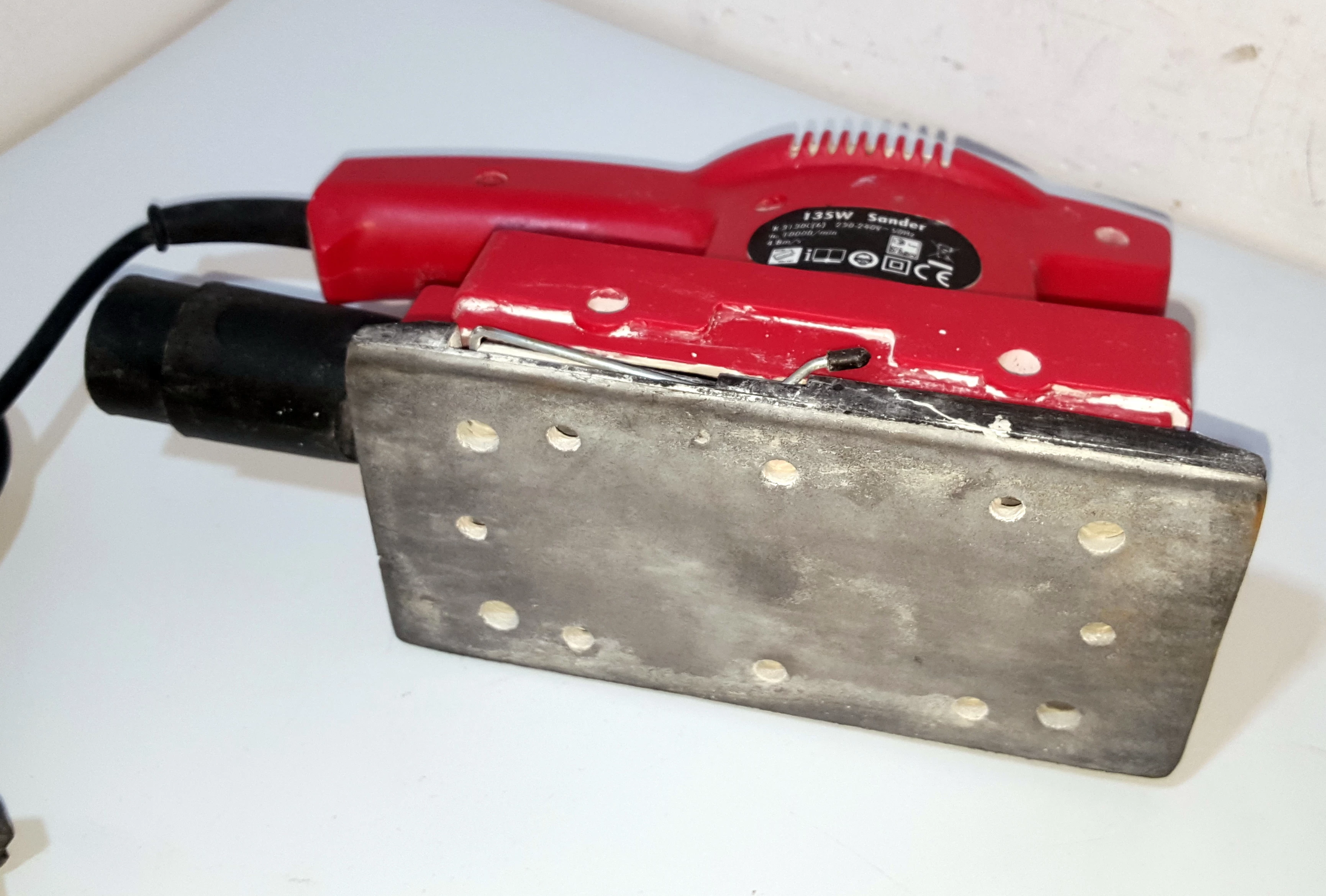 szlifierka-oscylacyjna-tesco-135w-sander-kod-producenta-tesco