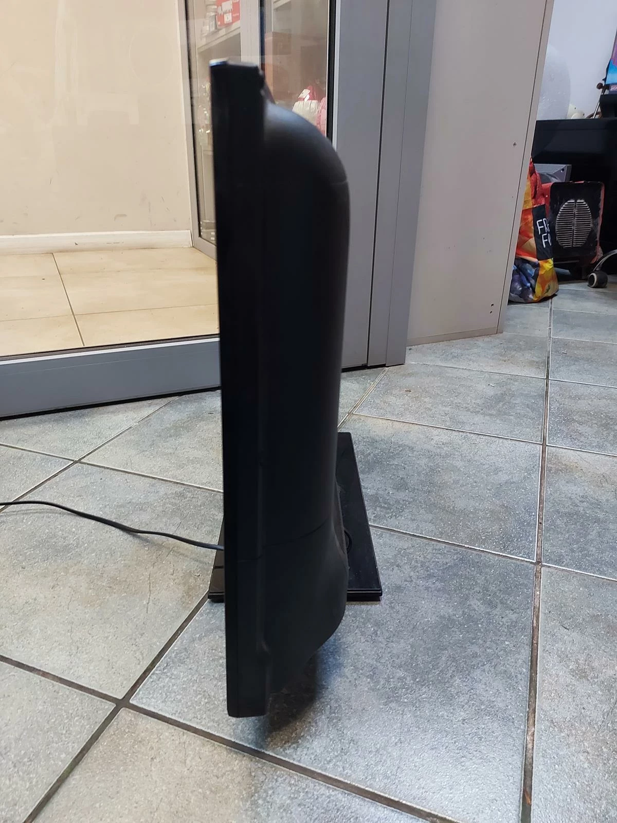 telewizor-technika-32-904b-aw14-stan-uzywany