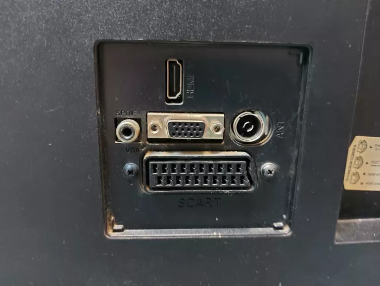 telewizor-technika-32-904b-aw14-przekatna-ekranu-cale-32