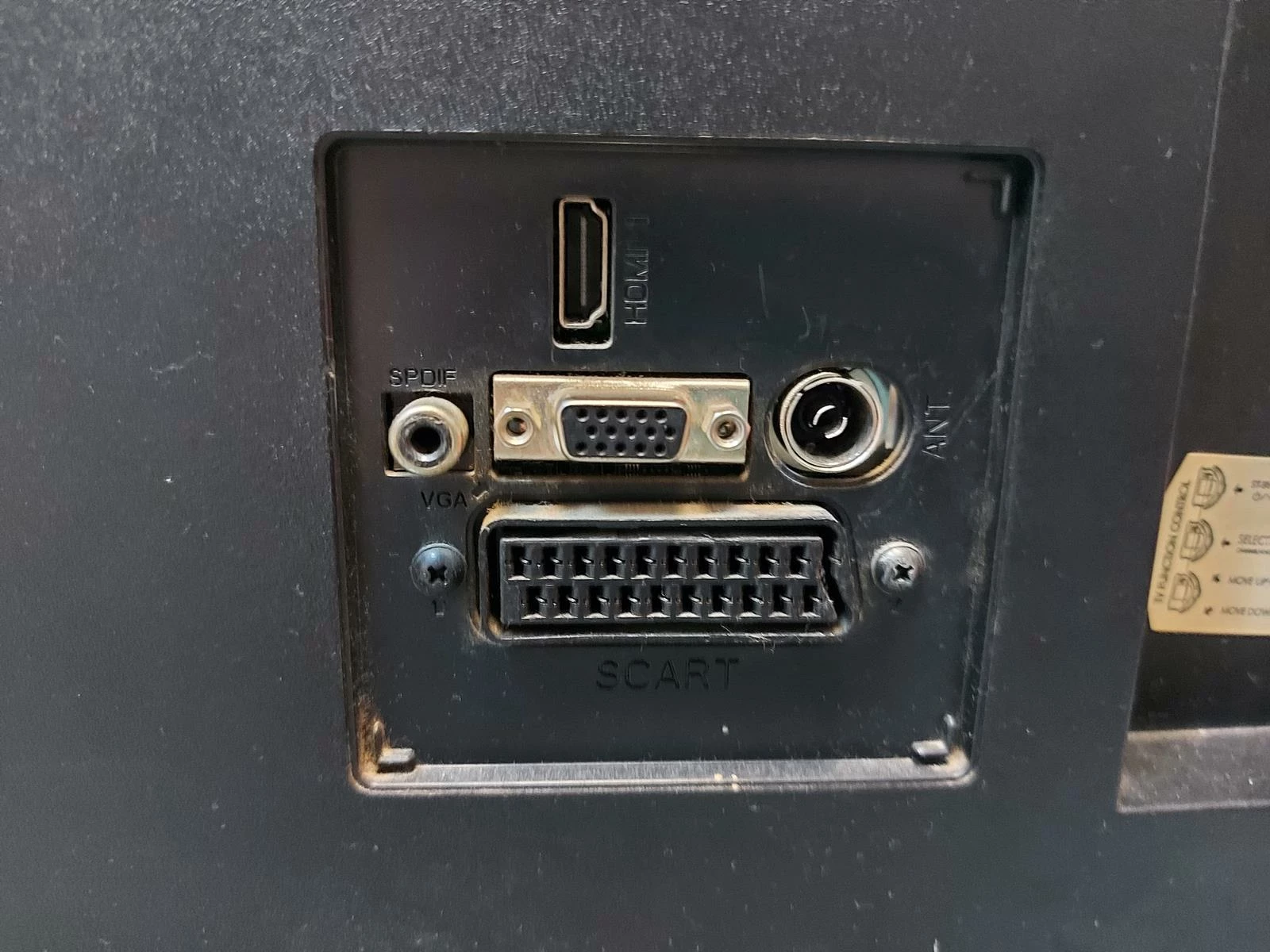 telewizor-technika-32-904b-aw14-przekatna-ekranu-cale-32