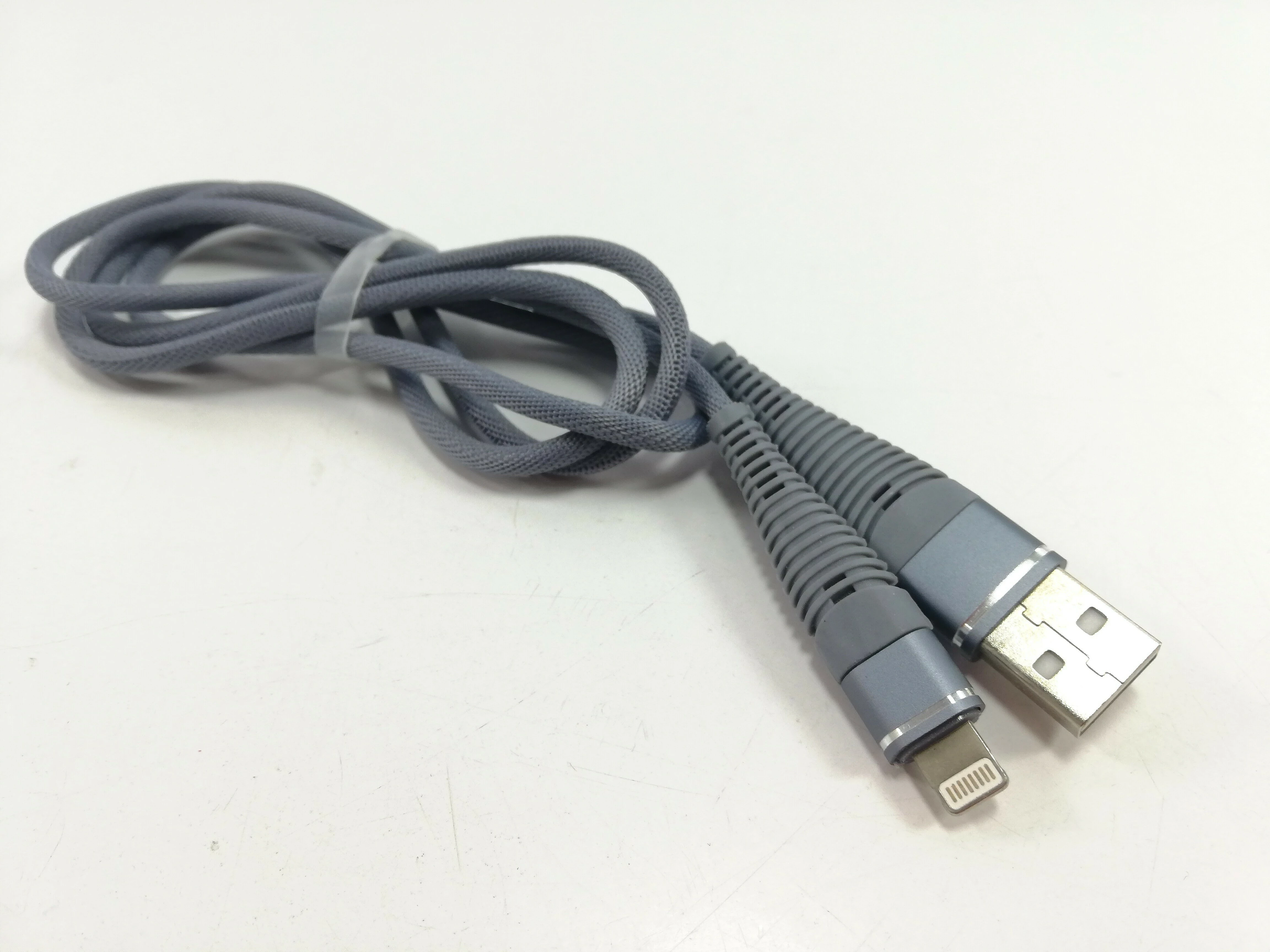 kabel-do-iphone-1m-28-czerwca-126-poznan-ska-x