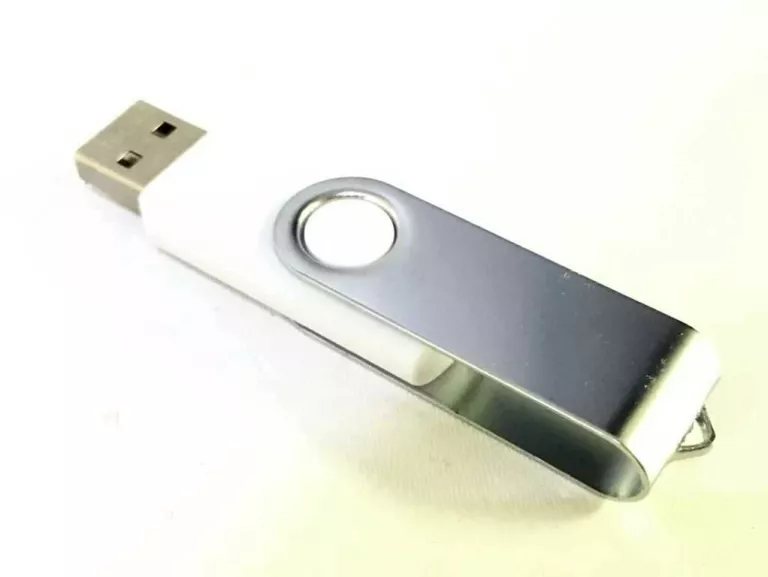 PENDRIVE 16 GB BIAŁY METALOWY USB 2.0