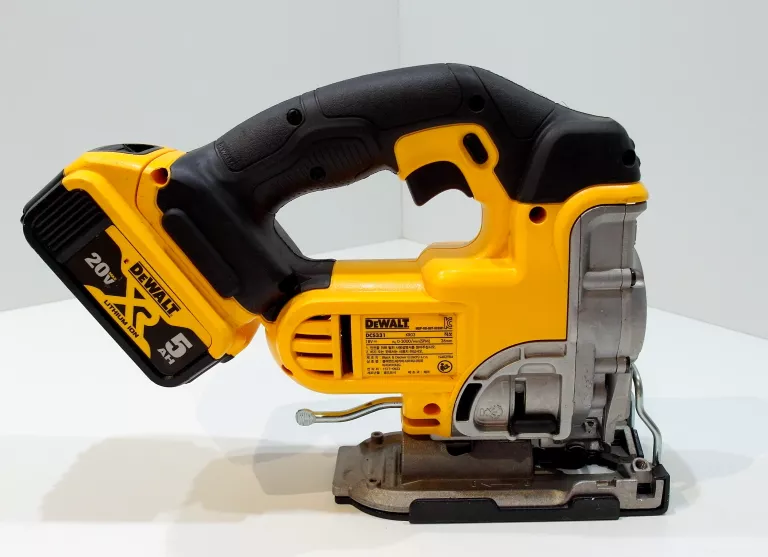 WYRZYNARKA DEWALT DCS331 400W 18V