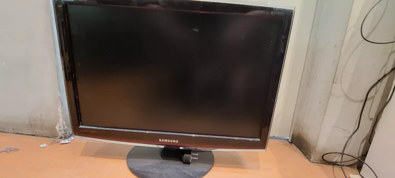 TELEWIZOR SAMSUNG T220HD + PILOT