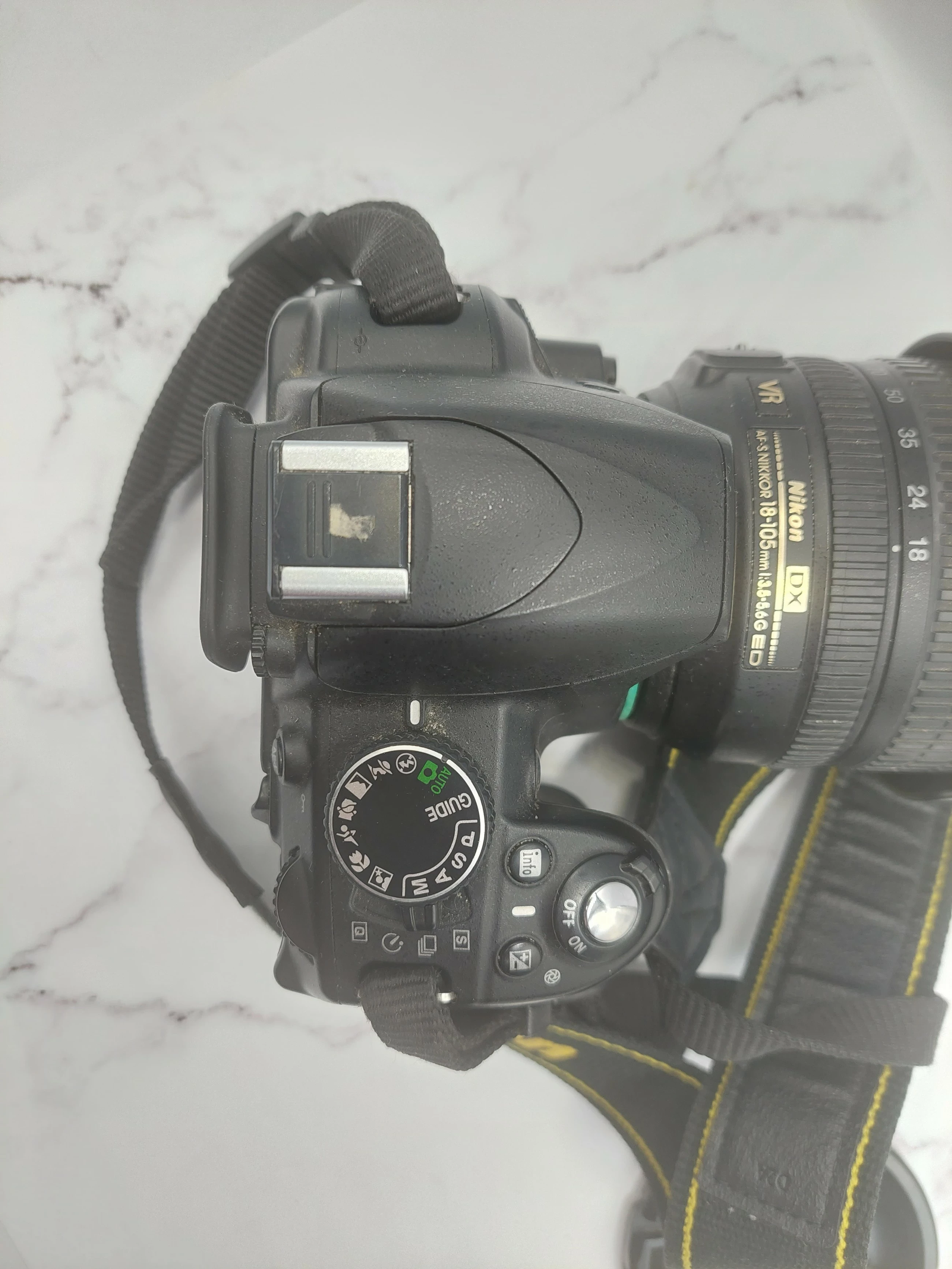 aparat-nikon-d3100-obiektyw-nikon-nikkor-18-105-model-d3100