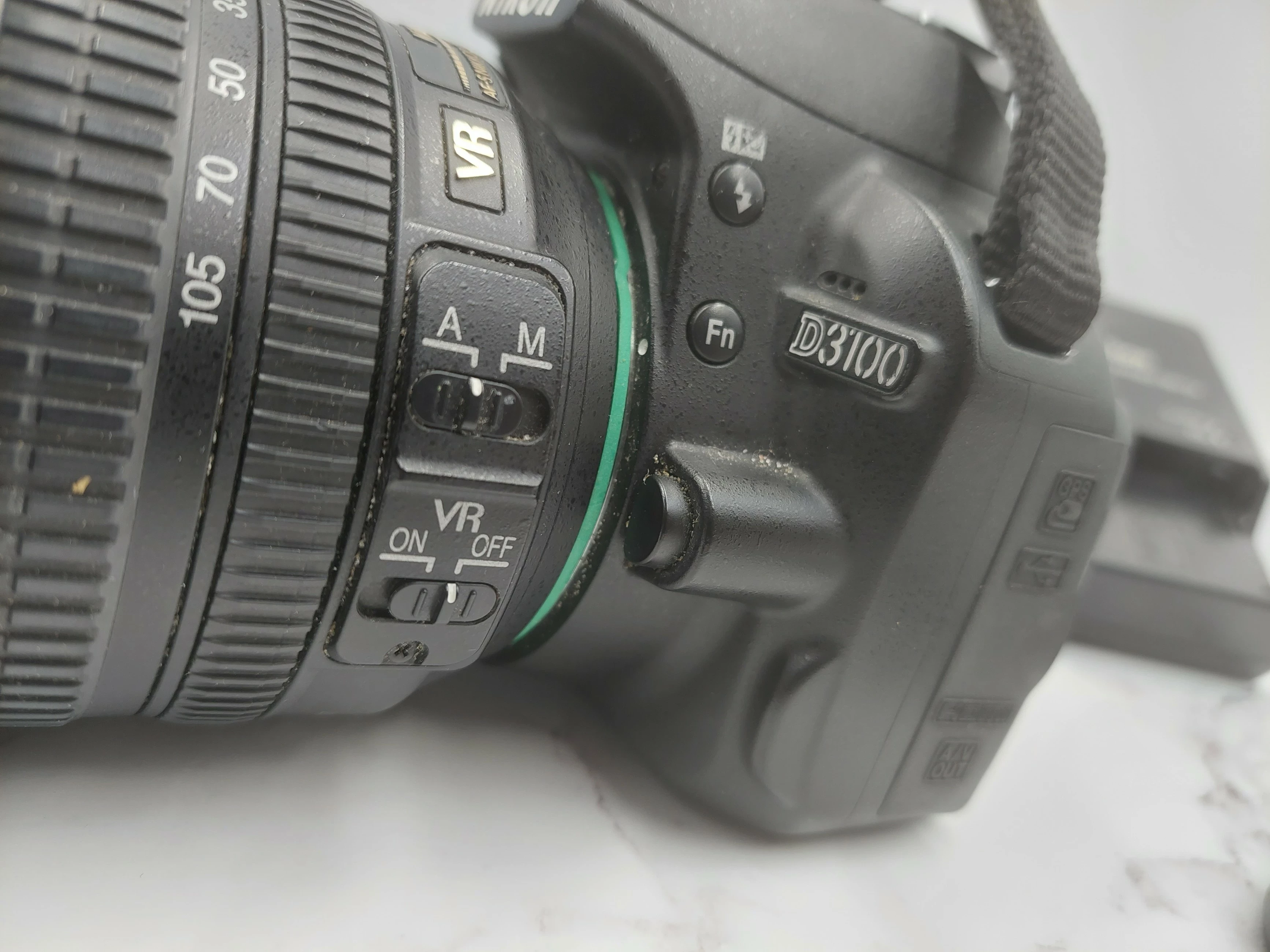 aparat-nikon-d3100-obiektyw-nikon-nikkor-18-105-marka-nikon