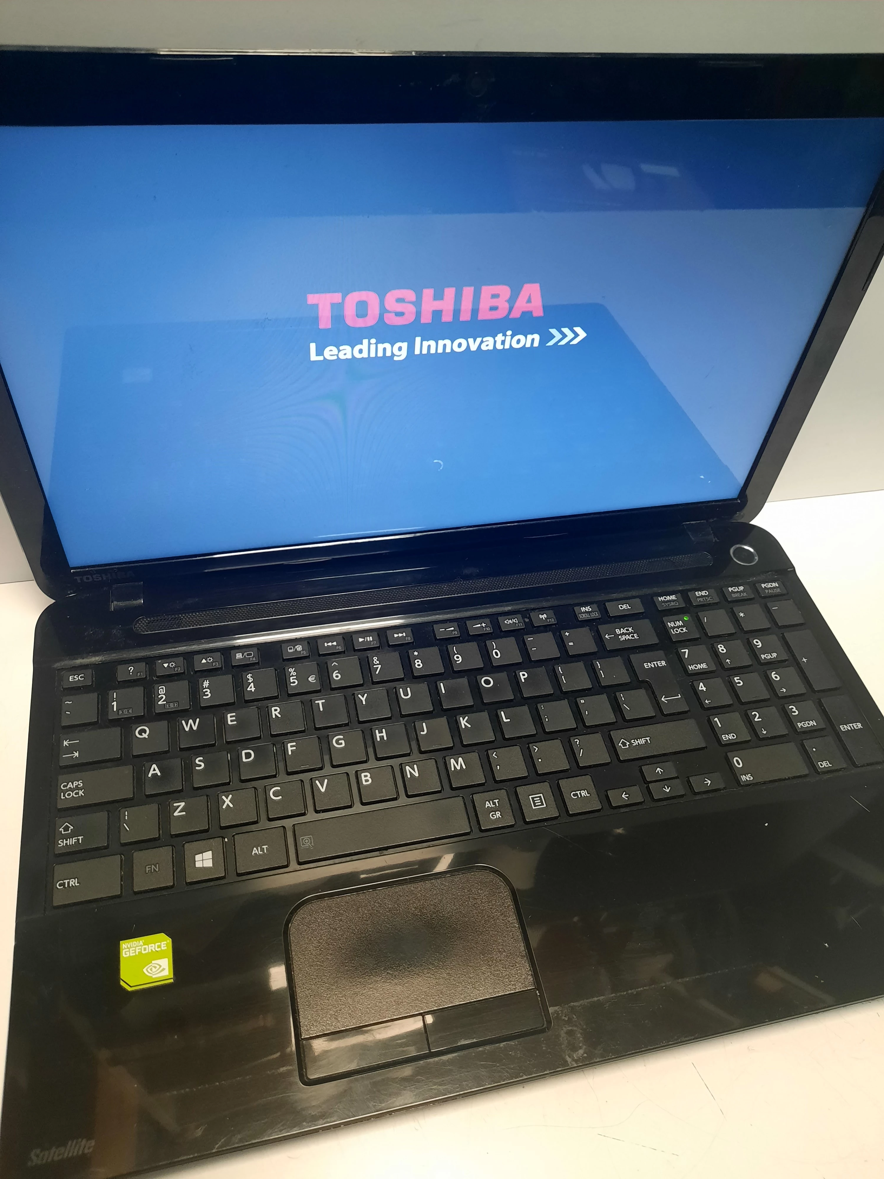 laptop-toshiba-c55-a-1h9-8gb-i3-3110-320gb-seria-procesora-intel-core-i3