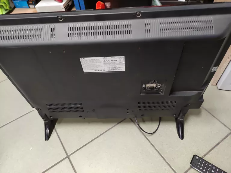TELEWIZOR JVC 32 CALE LT 32V550 PILOT