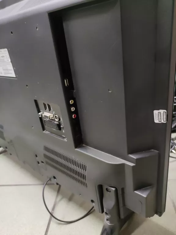 TELEWIZOR JVC 32 CALE LT 32V550 PILOT