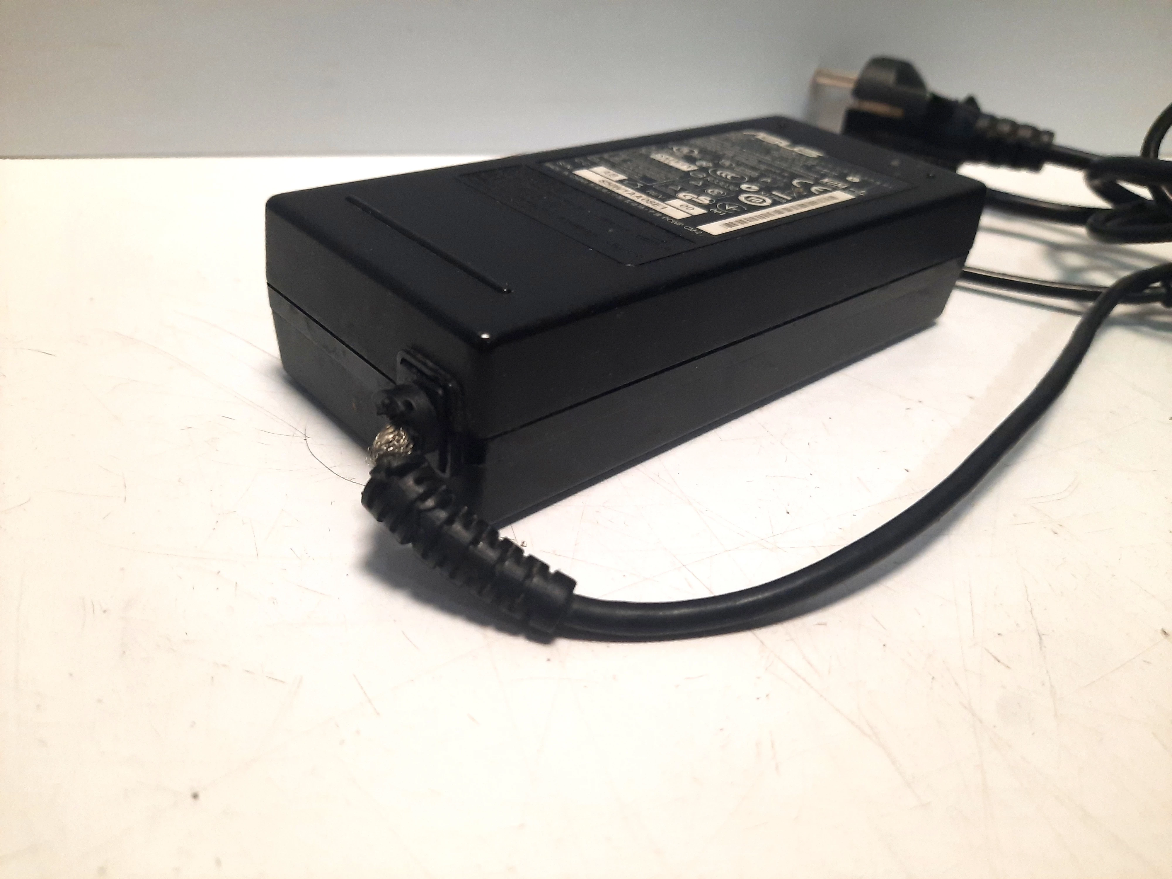 laptop-toshiba-c55-a-1h9-8gb-i3-3110-320gb-kod-producenta-c55-a-1h9