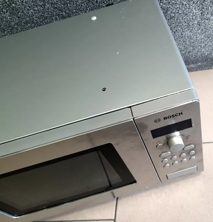 kuchenka-mikrofalowa-bosch-hmt75m451-moc-mikrofal-800