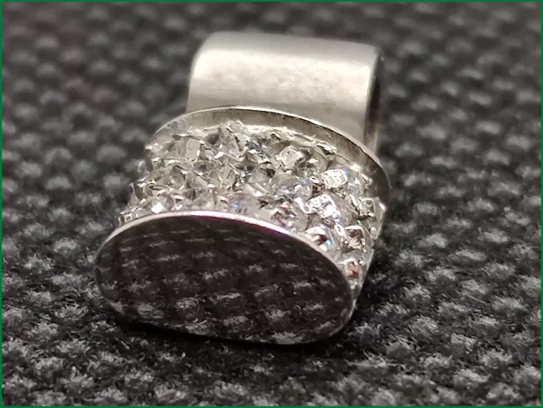 zloty-wisiorek-z-bialego-zlota-pr585-249g-ean-gtin-5901050604000