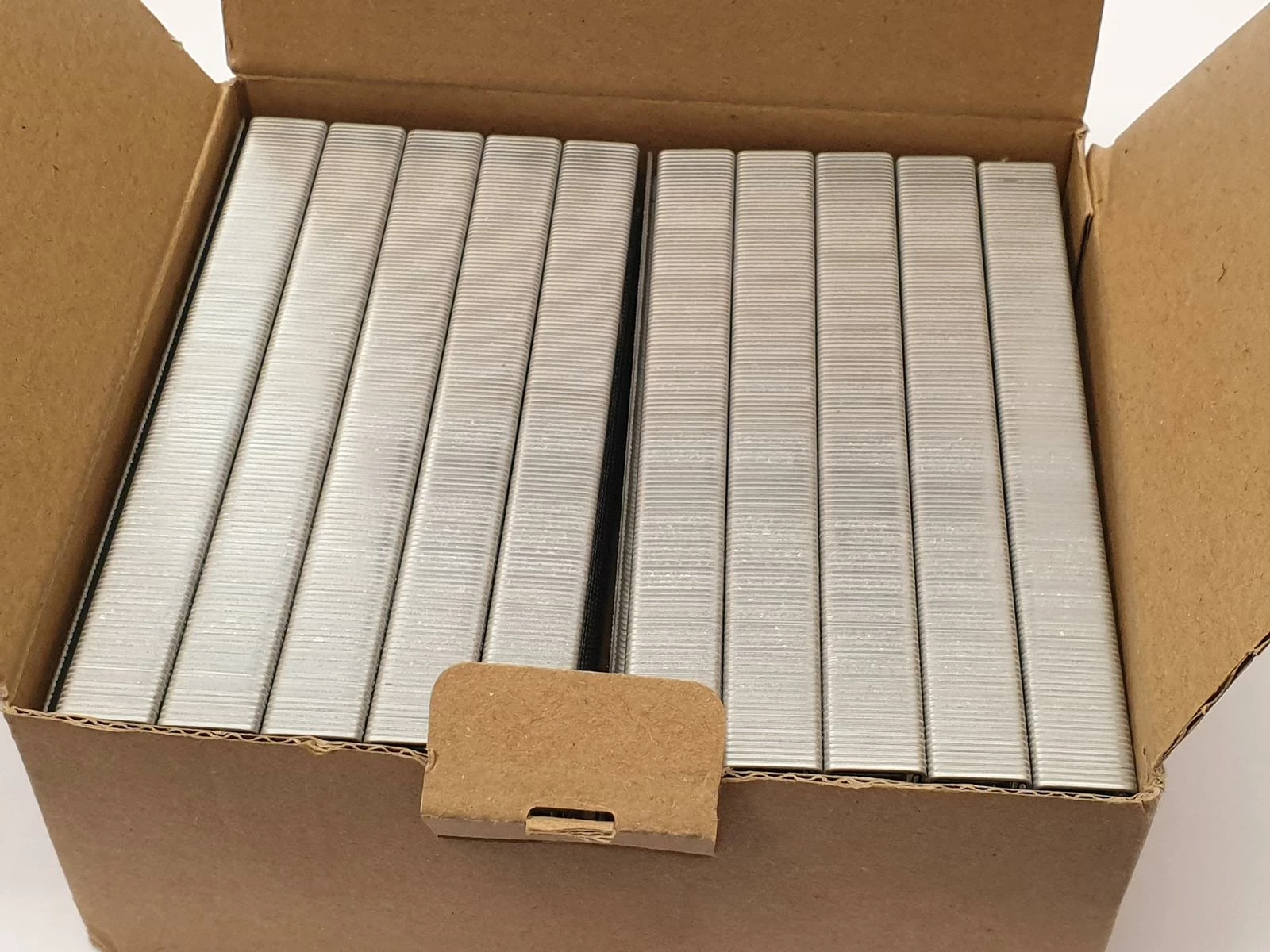 zszywki-tapicerskie-1156-17500-sztuk-kod-producenta-01