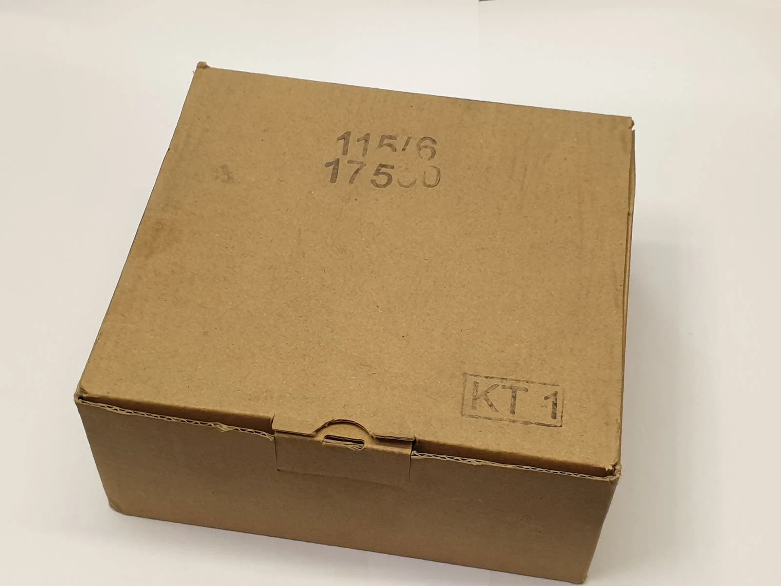 zszywki-tapicerskie-1156-17500-sztuk-stan-uzywany