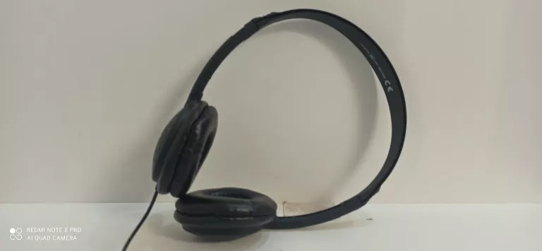 sluchawki-kolor-dominujacy-czarny