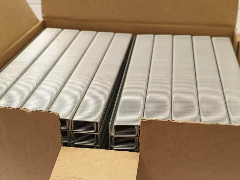 ZSZYWKI TAPICERSKIE 115/6 17500 SZTUK