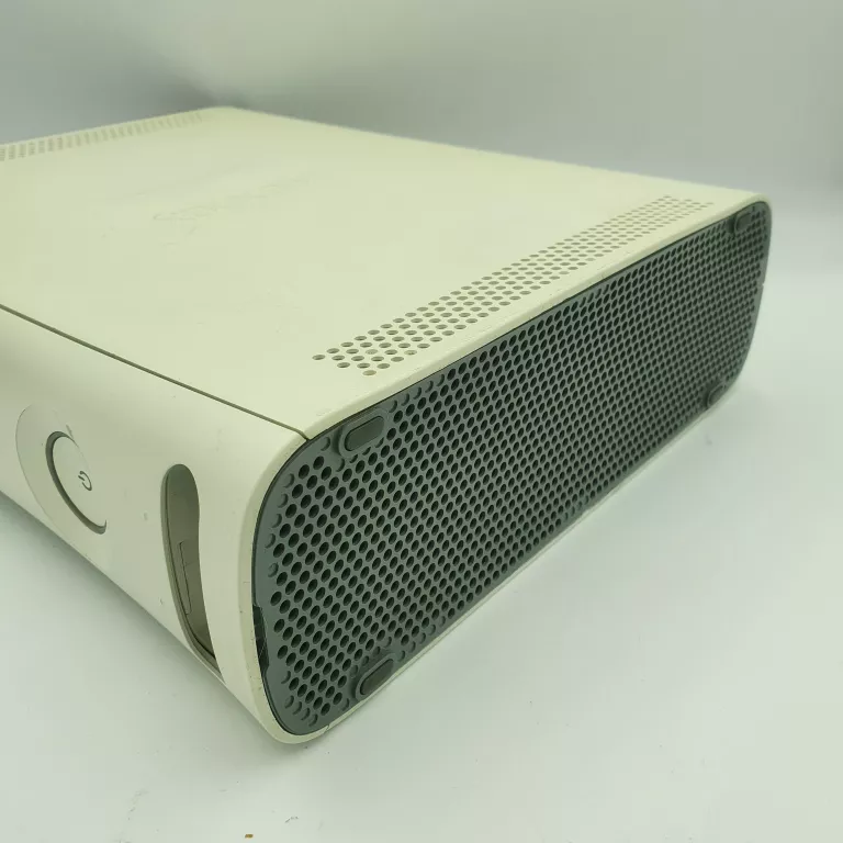 konsola-xbox-360-20gb-kabel-av-zasilacz-uszko-wersja-konsoli-xbox-360