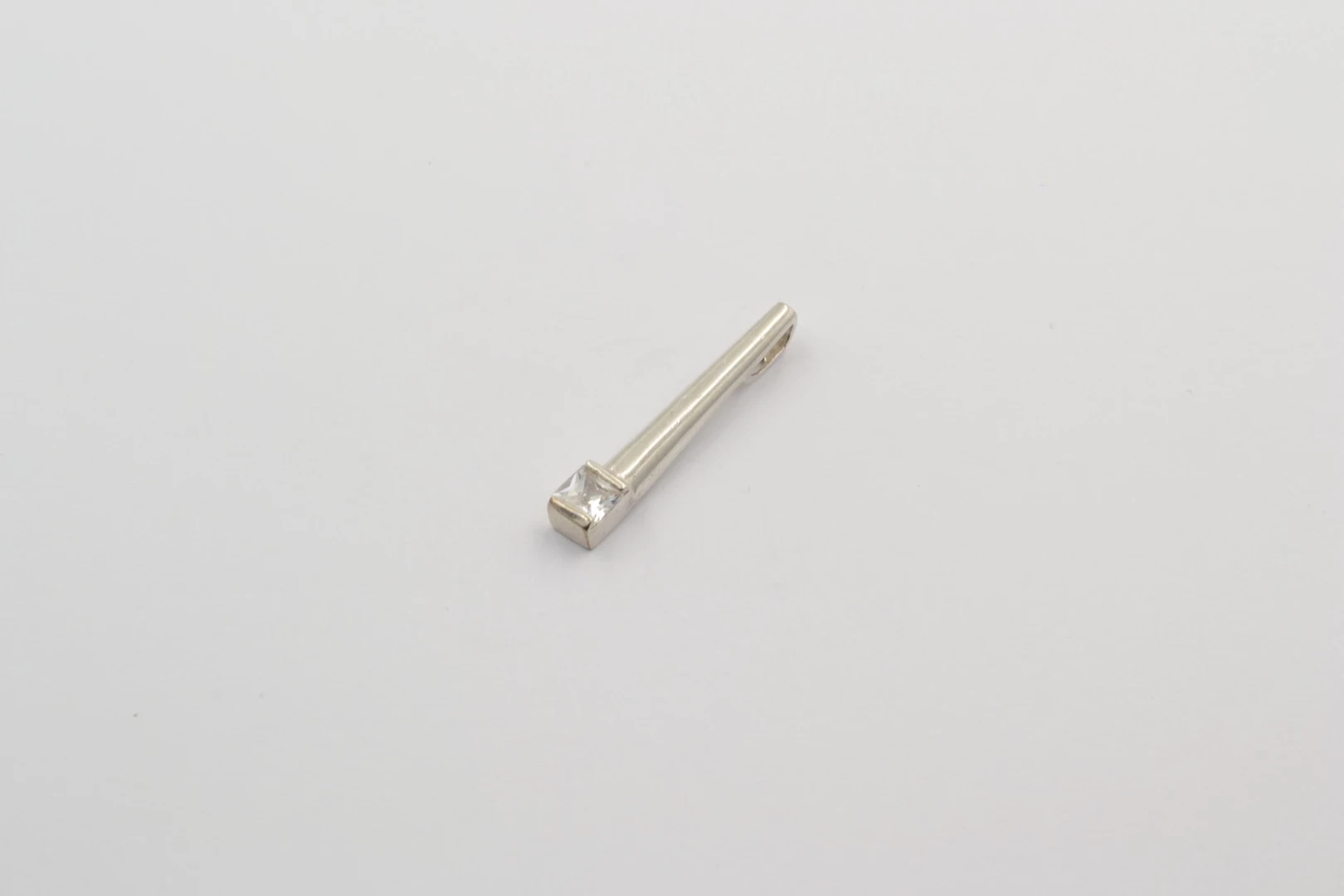 srebrny-wisiorek-z-cyrkonia-pr-925-sienkiewicza-6-grudziadz