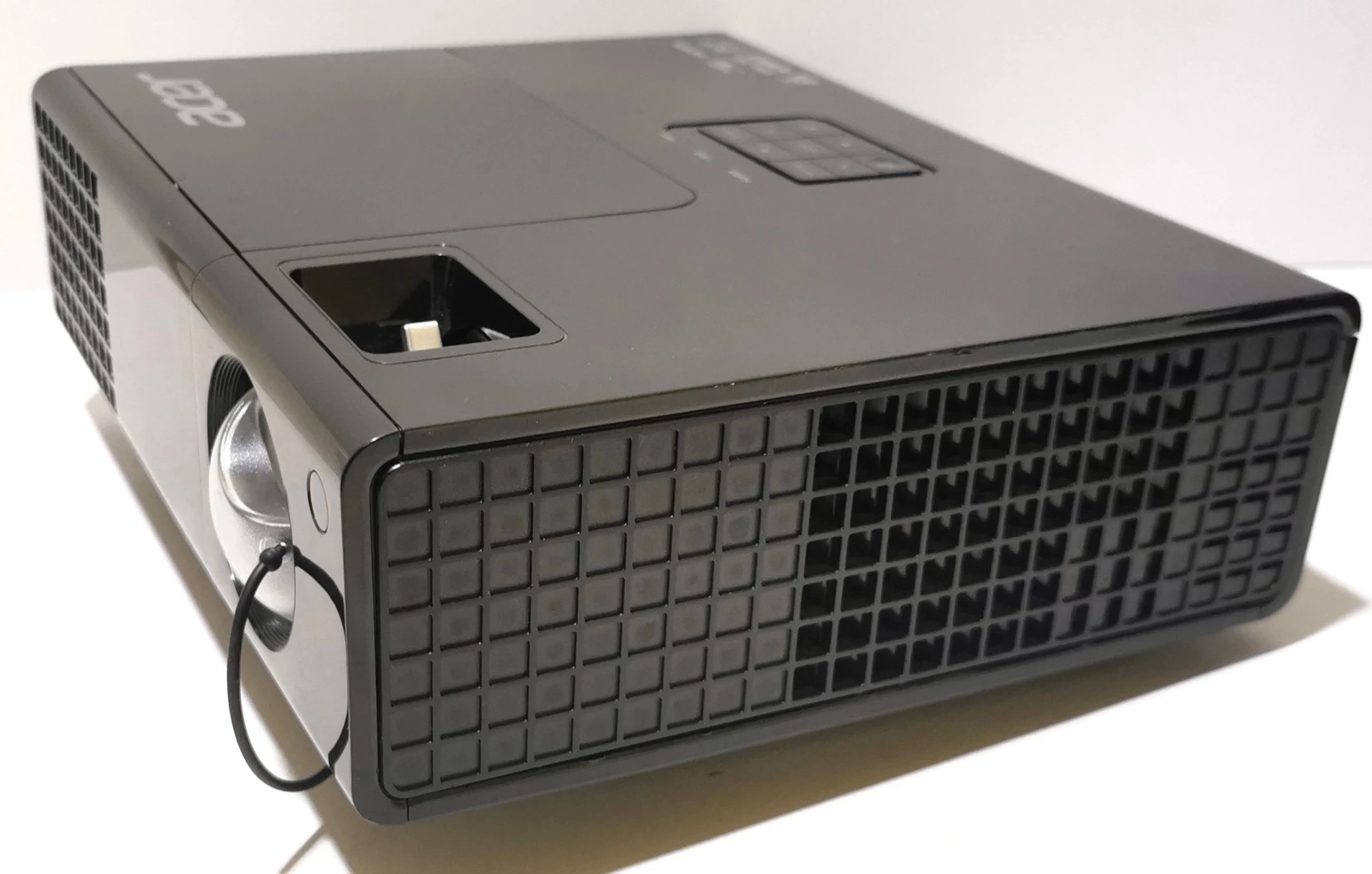 projektor-acer-p1500-stan-uzywany