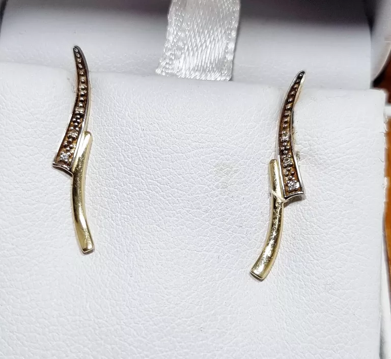 piekne-zlote-kolczyki-apart-diament-114-g-585-rodzaj-wyrob-jubilerski