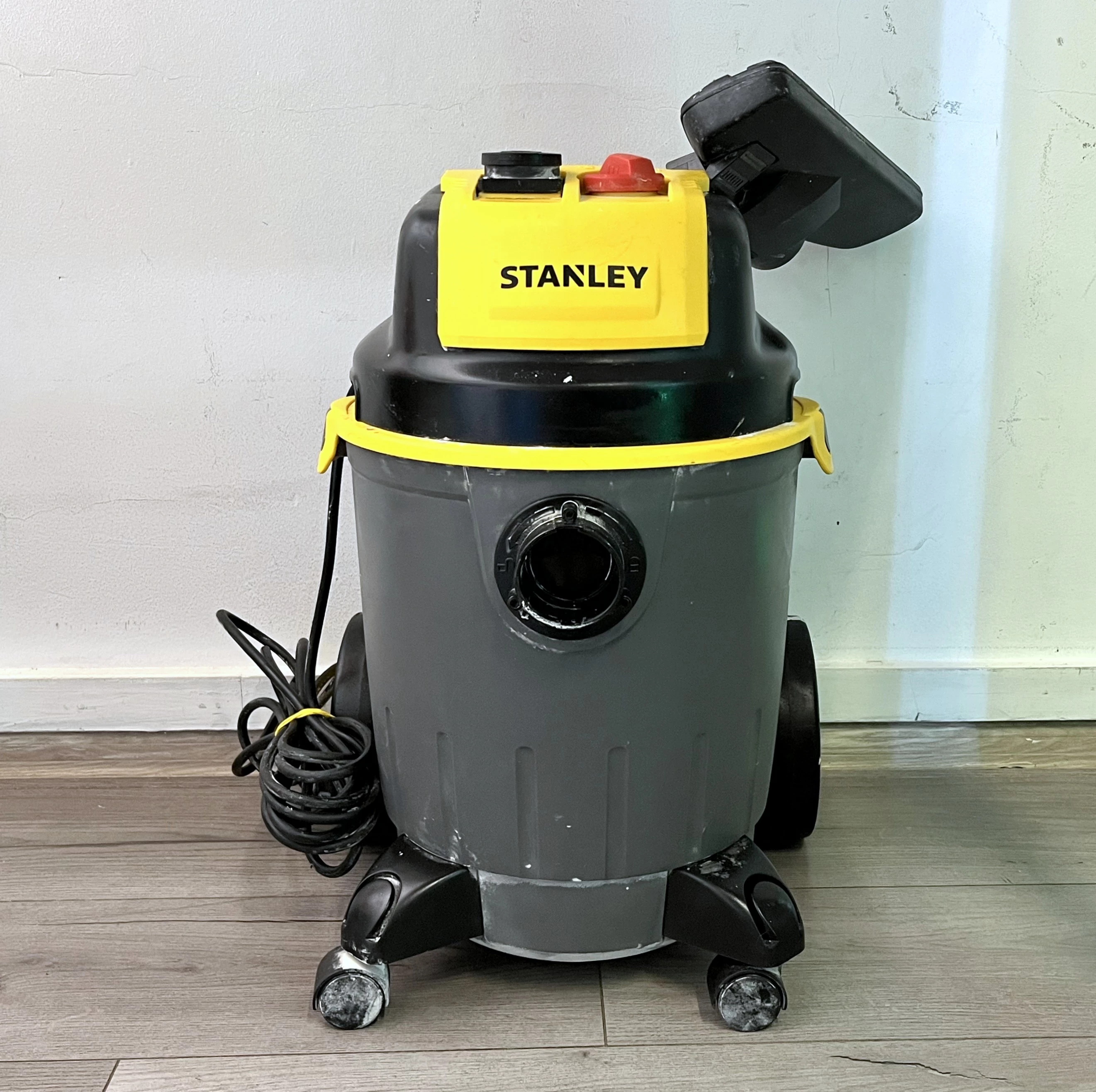 odkurzacz-budowlany-stanley-sxvc20pte-pojemnosc-zbiornika-20