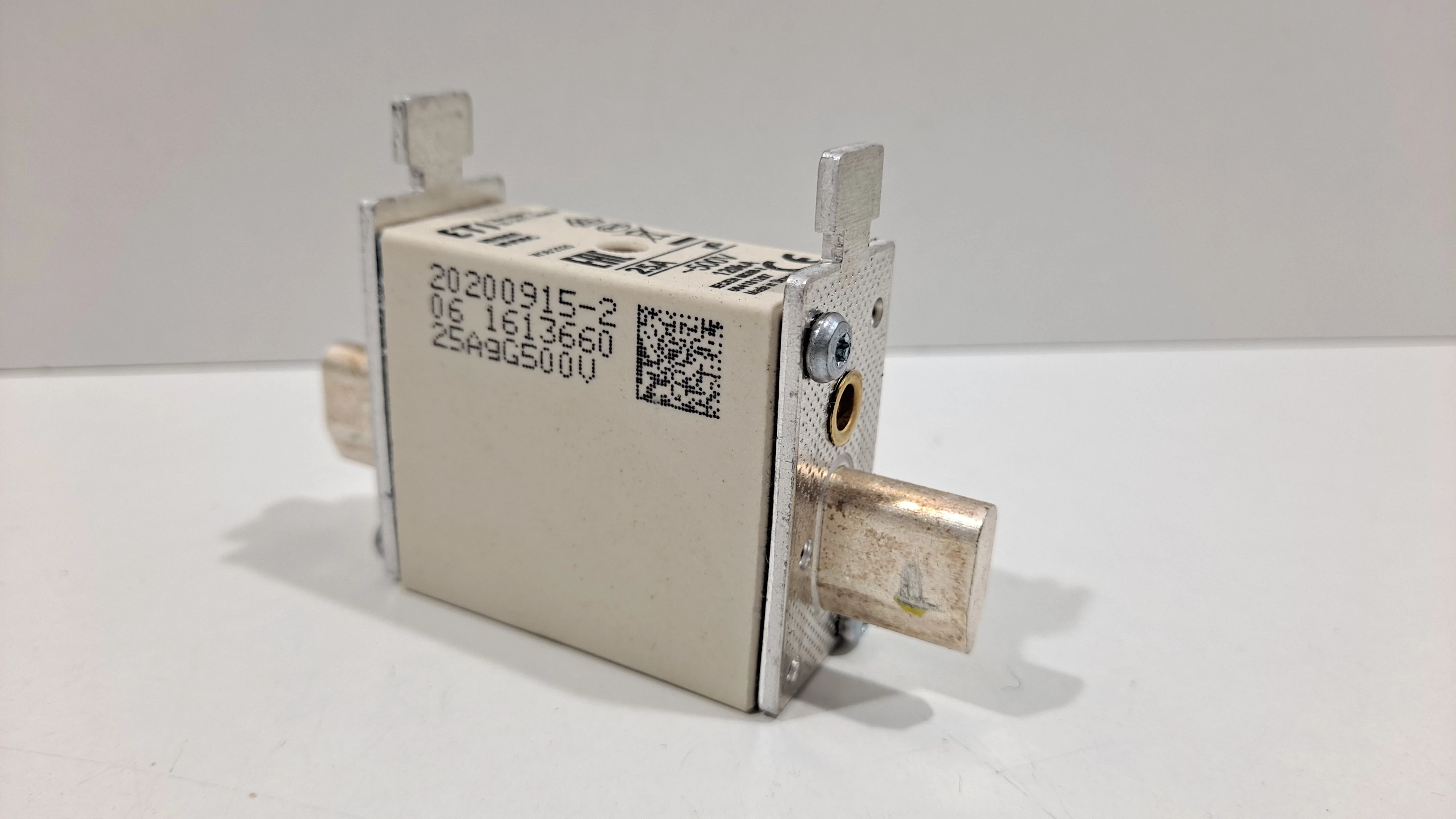 wkladka-bezpiecznikowa-eaton-6nhg000b-ean-gtin-5027590203500