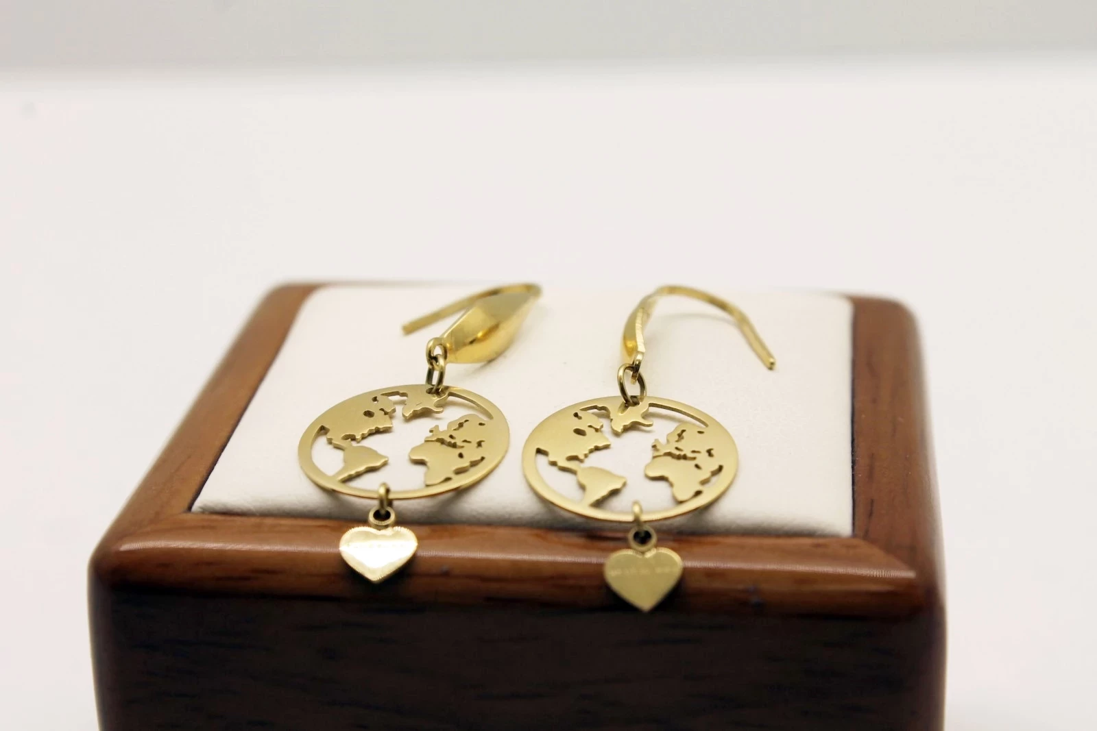 cudne-kolczyki-ze-stali-chirurgicznej-16837-traugutta-85-wroclaw