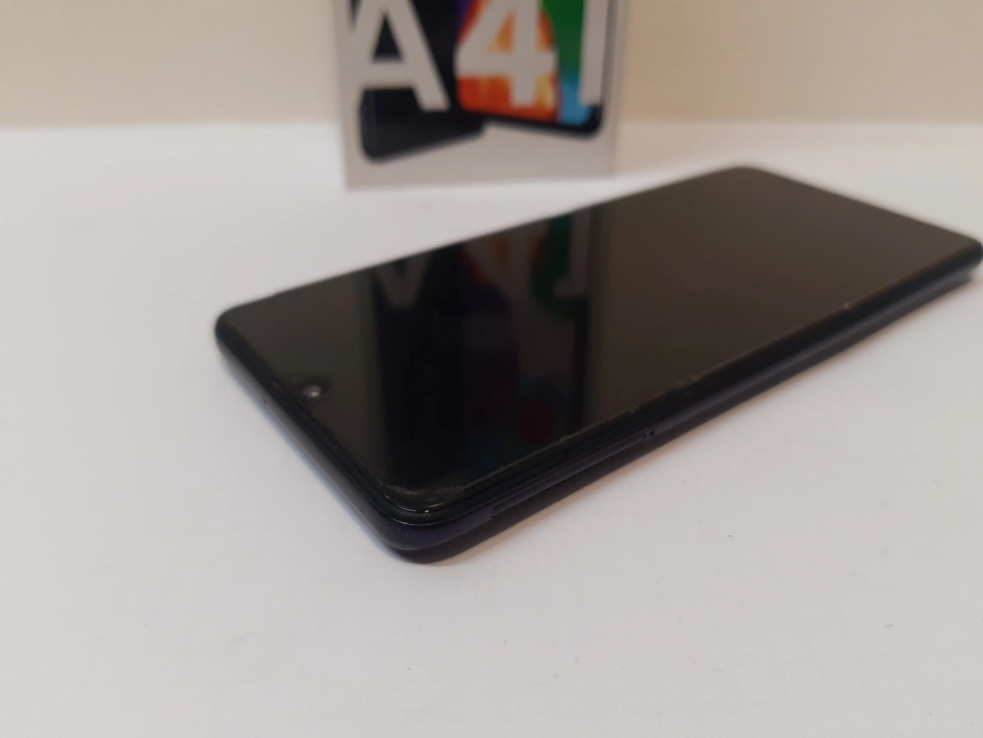 telefon-samsung-galaxy-a41-kolor-niebieski