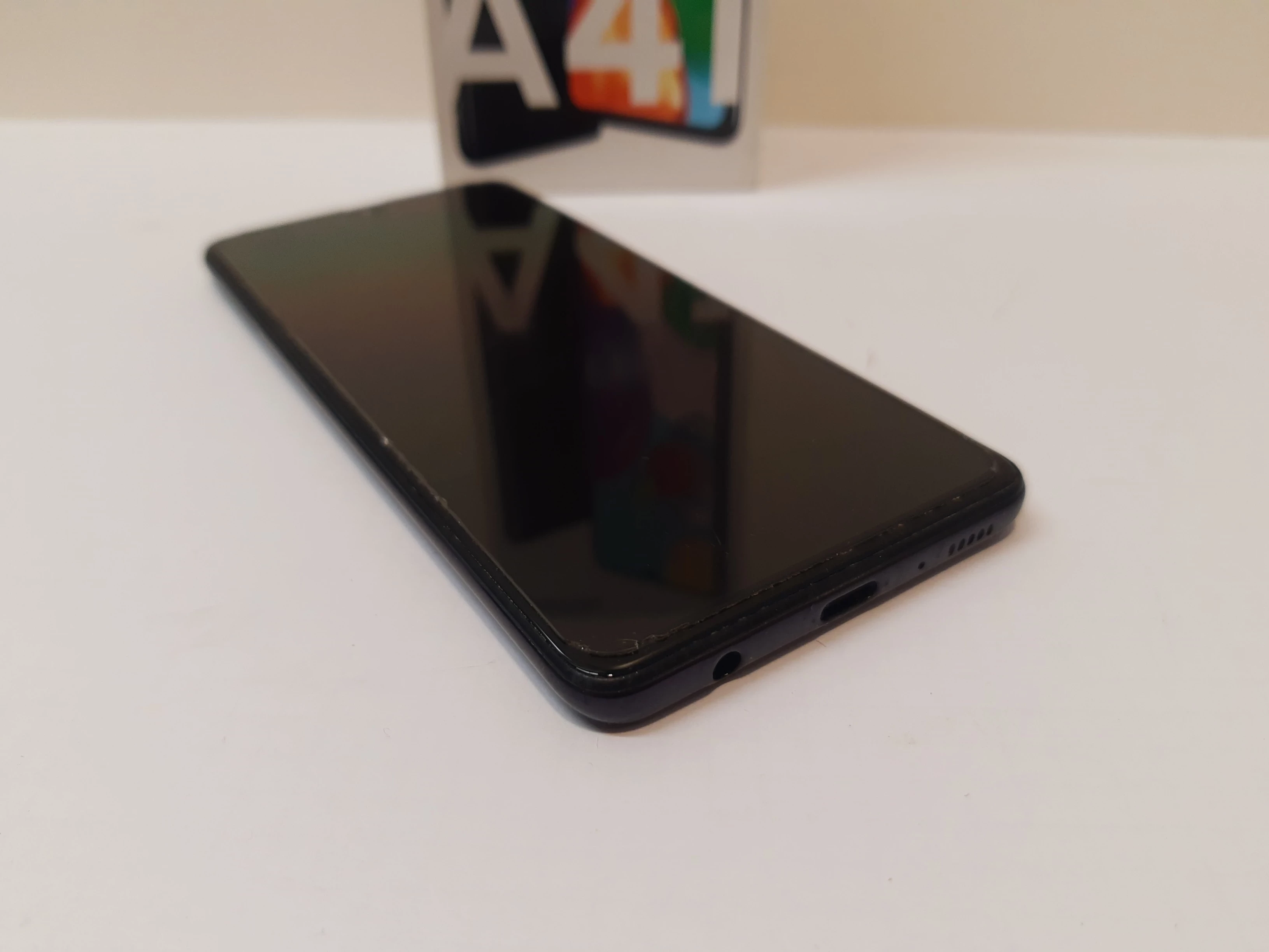 telefon-samsung-galaxy-a41-stan-uzywany