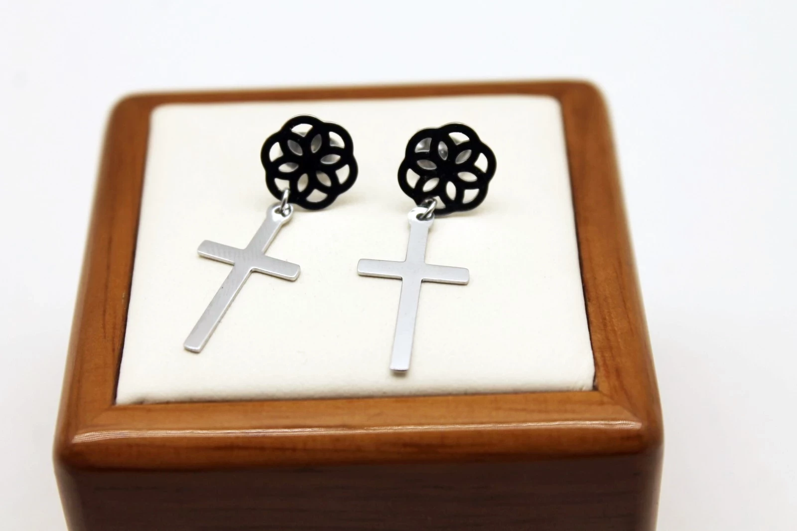 kolczyki-wiszace-krzyzyki-stal-chirurgiczna-20125-stan-11323-238058