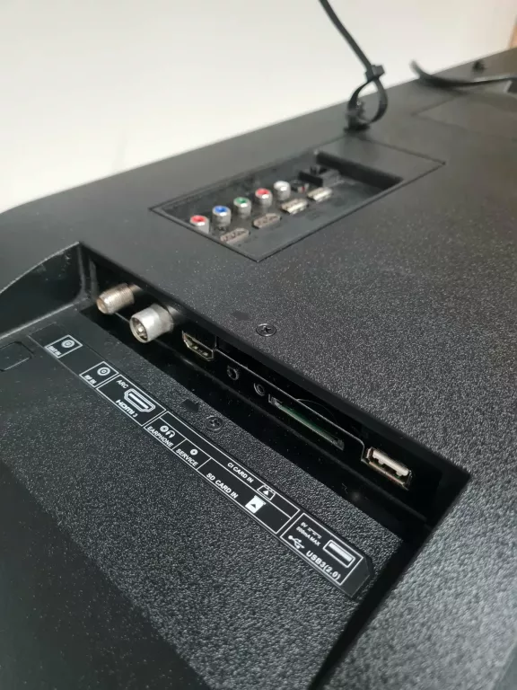 tv-sharp-40bl3ea-z-pilotem-i-pud-przekatna-ekranu-cale-40