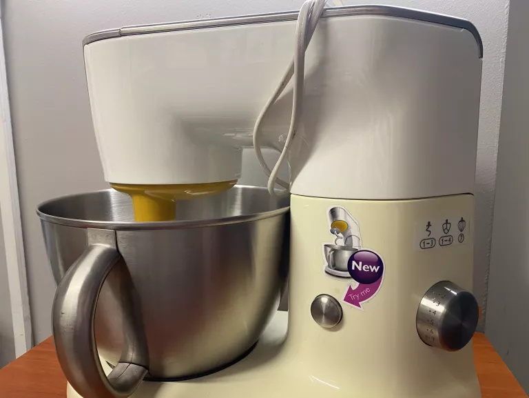 robot-kuchenny-planetarny-philips-hr7954-akcesori-marka-philips