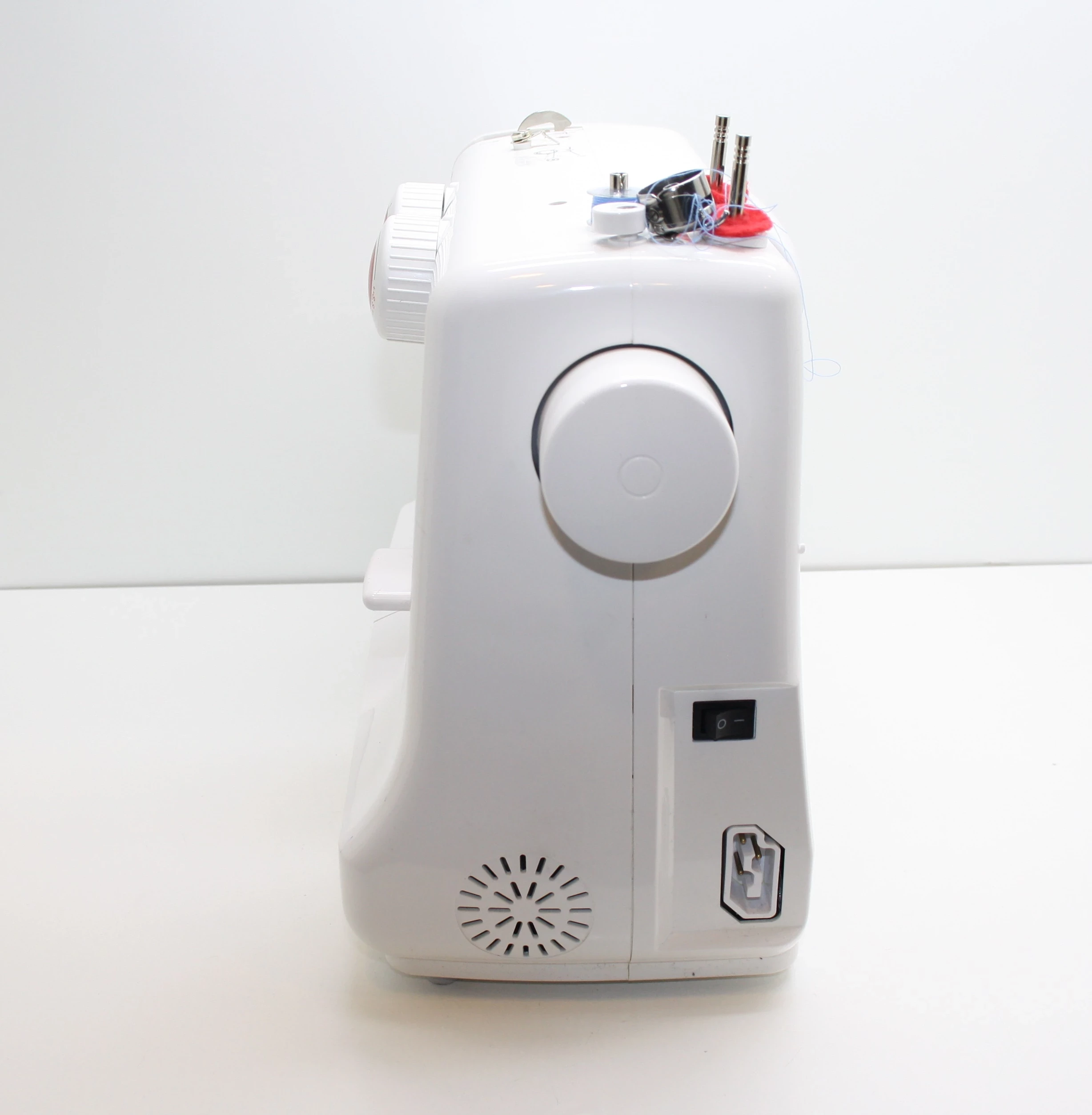 maszyna-do-szycia-arka-radom-888n-kod-producenta-kp888d