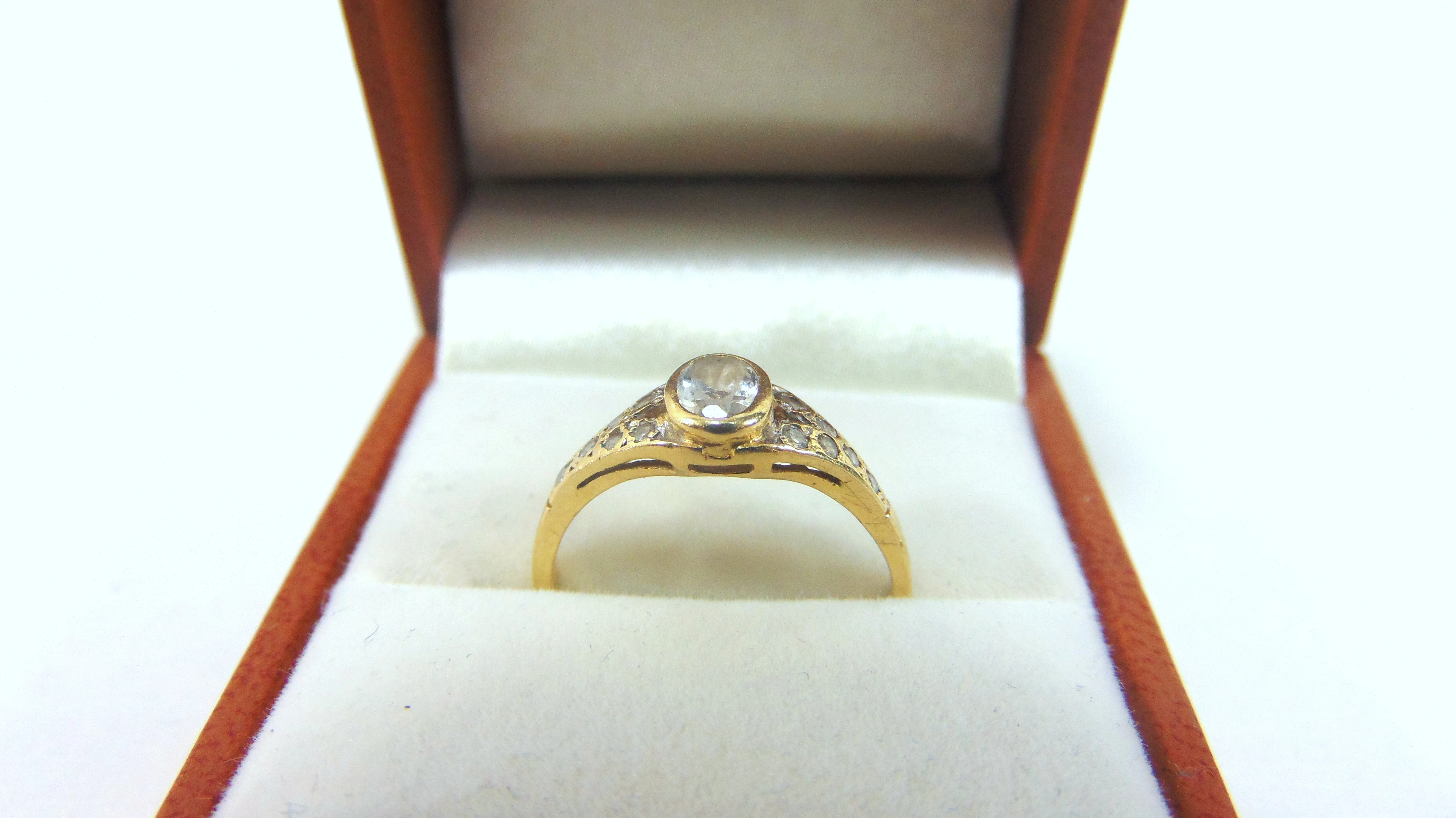 urokliwy-zloty-pierscionek-pr-585-r15-zamkowa-16-lubawa