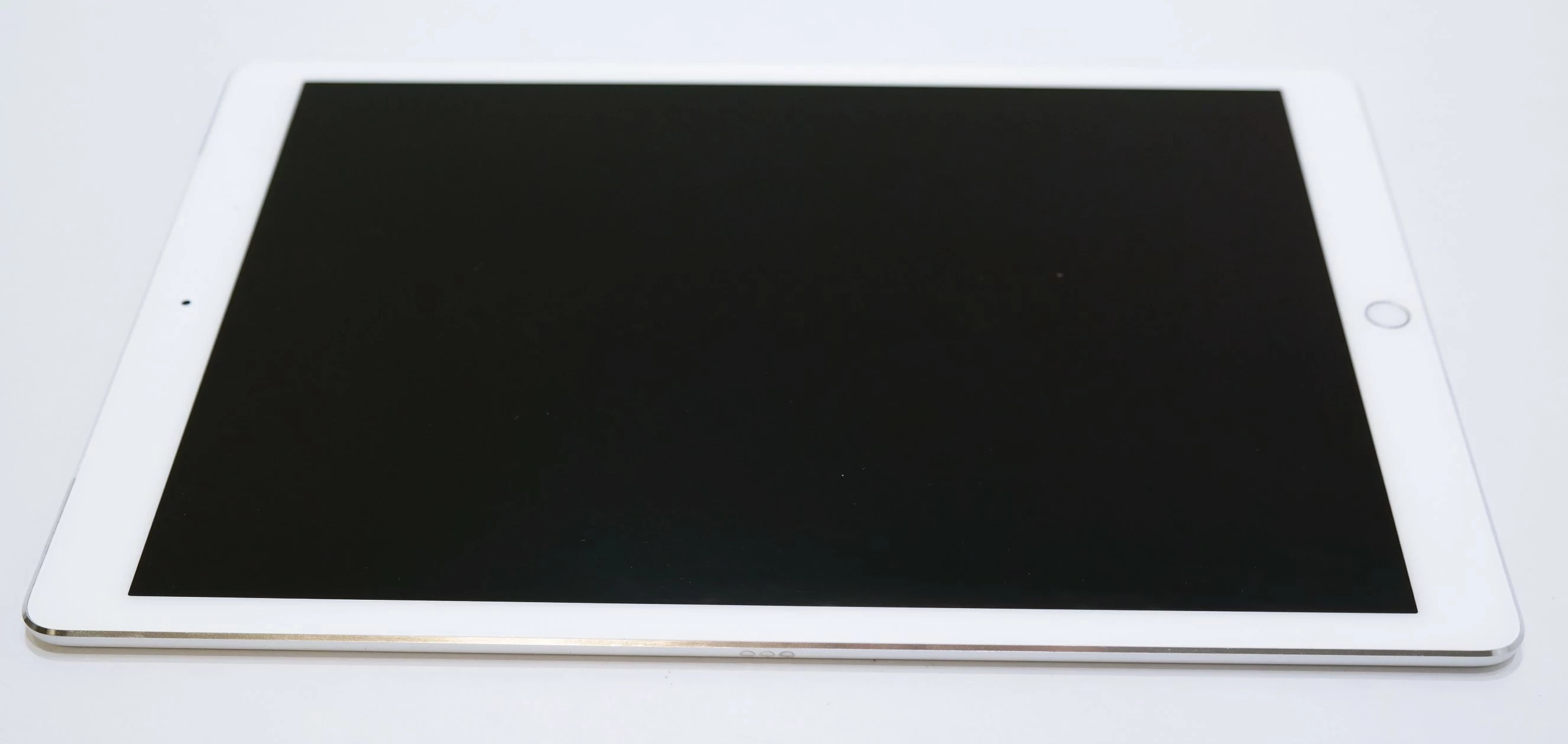 apple-ipad-pro-a1652-cellular-129-4gb-128gb-lte-pamiec-ram-4-gb